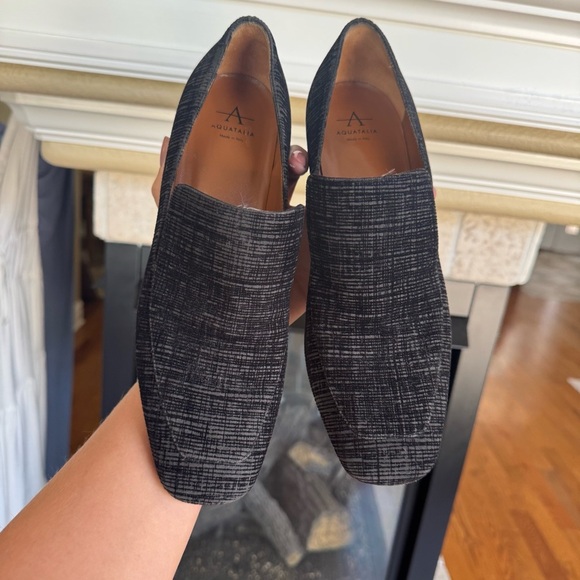 Aquatalia Jilianne Devoure Anthracite Black Textured Suede Heeled Loafer Size 8 - Picture 3 of 7